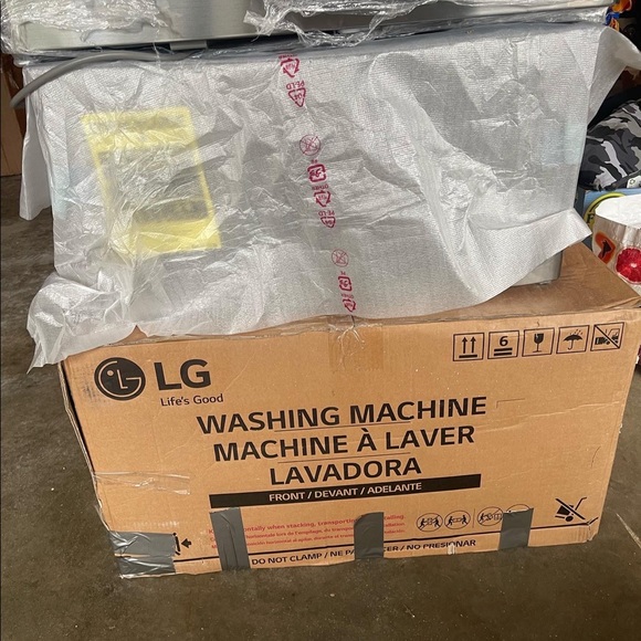 Hi Everyone!! Wondering if I should Sell on Poshmark!! What Do You Think?? - Picture 16 of 16